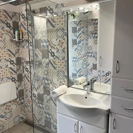 Brody Holiday-calm And Comfort With Two Double Bed Boedapest