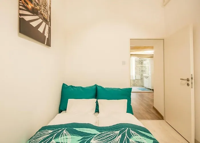 Brody Holiday-calm And Comfort With Two Double Bed